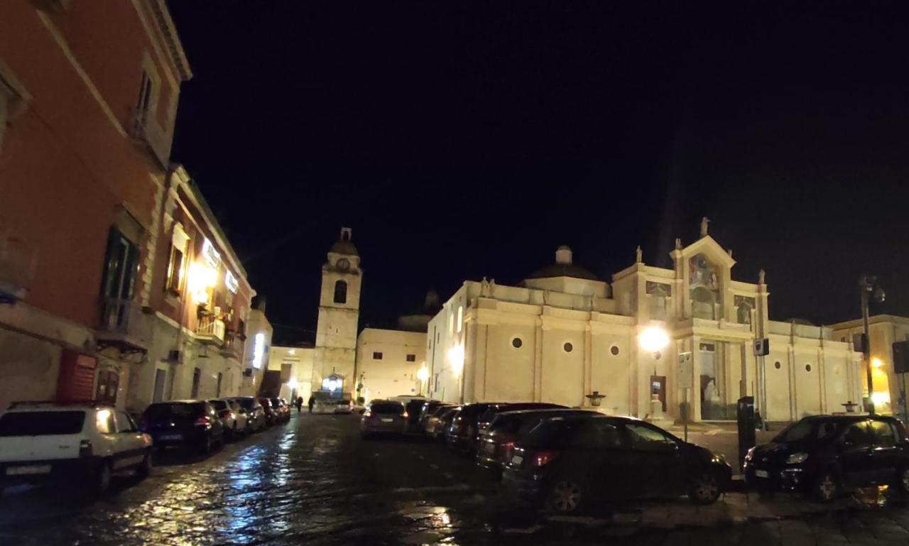 Dimora Della Marchesa - Al Duomo Apartman Manfredonia Kültér fotó
